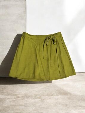 A New Day Lime Green Skirt in Size Small